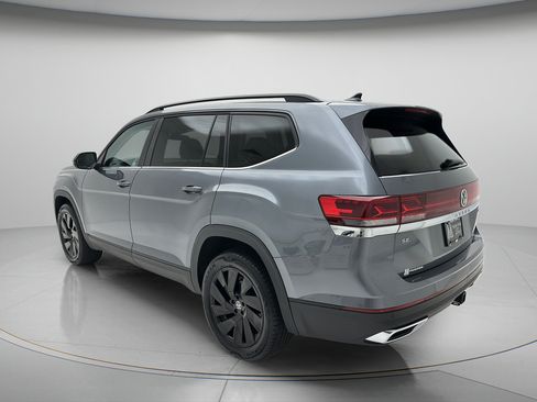 Used 2025 Volkswagen Atlas SE AWD/4WD image 5