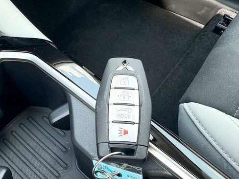 New 2025 Mitsubishi Outlander SE image 49
