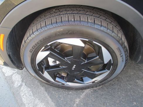 Used 2025 Kia Sorento EX image 13