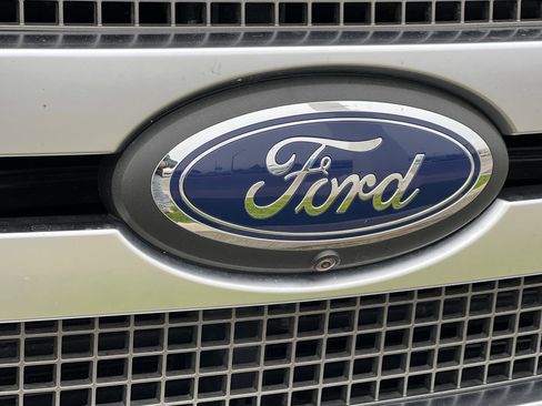 Used 2019 Ford F150 Platinum w/ Equipment Group 701A Luxury image 40