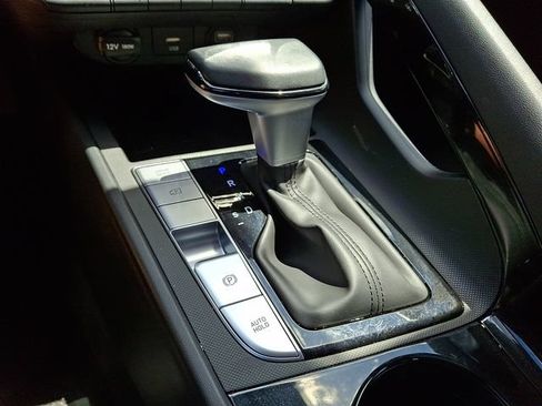 Used 2023 Hyundai Elantra Limited FWD image 15