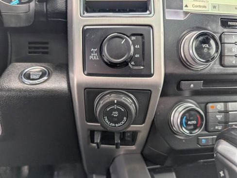 Used 2018 Ford F150 Platinum w/ Equipment Group 701A Luxury image 19