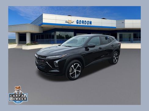 Used 2024 Chevrolet Trax RS FWD image 1