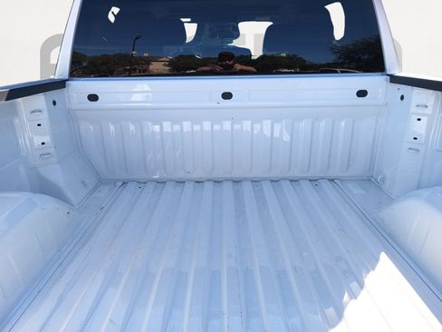 Used 2025 Chevrolet Silverado 1500 Custom image 12