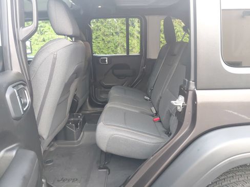 Used 2025 Jeep Wrangler Unlimited Sport AWD/4WD image 14