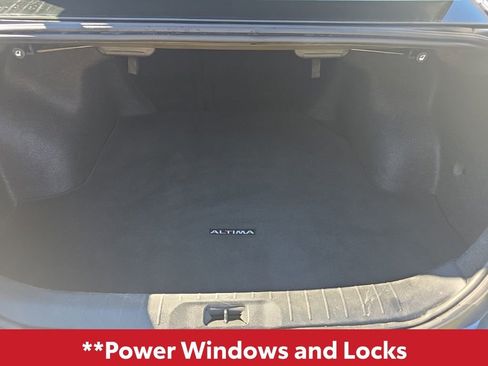 Used 2024 Nissan Altima 2.5 SV image 12