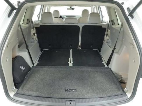 Certified 2022 Volkswagen Atlas SE w/ Black Wheel Package FWD image 35