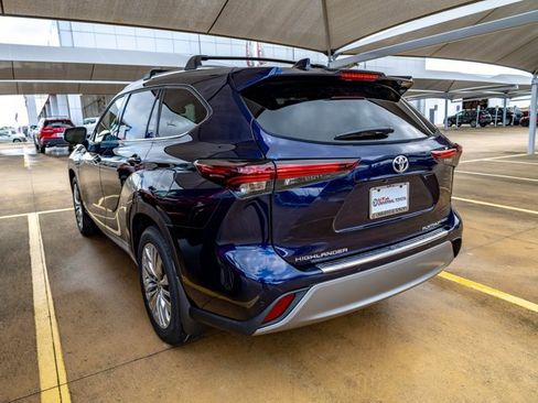 New 2026 Toyota Highlander Platinum AWD/4WD image 5