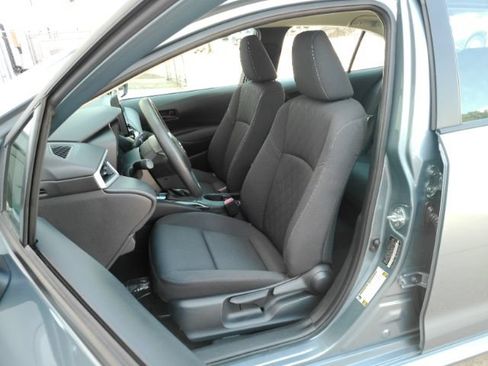 Used 2025 Toyota Corolla LE FWD image 15