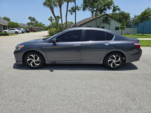 Used 2017 Honda Accord LX image 8