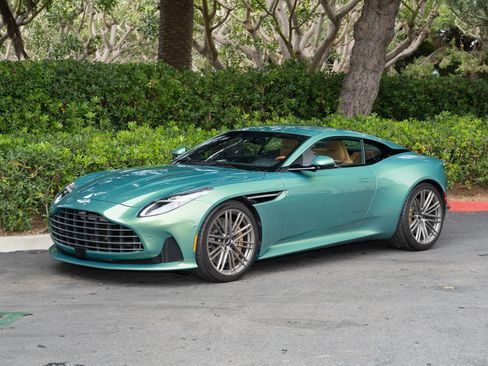Used 2024 Aston Martin DB12 Coupe image 2