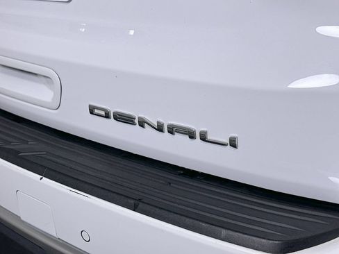 Used 2024 GMC Yukon Denali RWD image 36