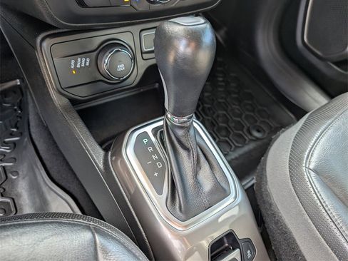 Used 2018 Jeep Renegade Limited w/ UConnect 8.4 Nav Group image 30