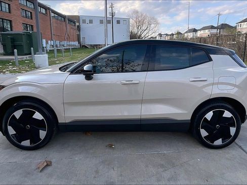 New 2026 Volvo EX30 Plus w/ Climate Package RWD image 21