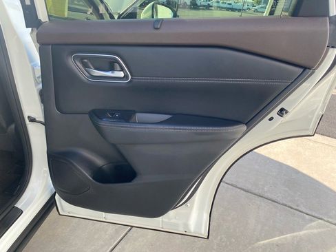 Used 2023 Nissan Rogue Platinum w/ Platinum Premium Package image 42