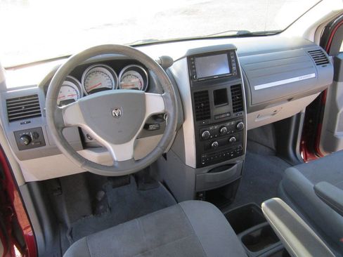 Used 2009 Dodge Grand Caravan SXT w/ Entertainment Group 2 image 9