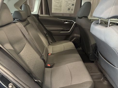 Used 2025 Toyota RAV4 XLE FWD image 35