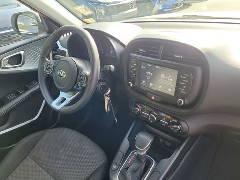 Used 2020 Kia Soul LX FWD image 8