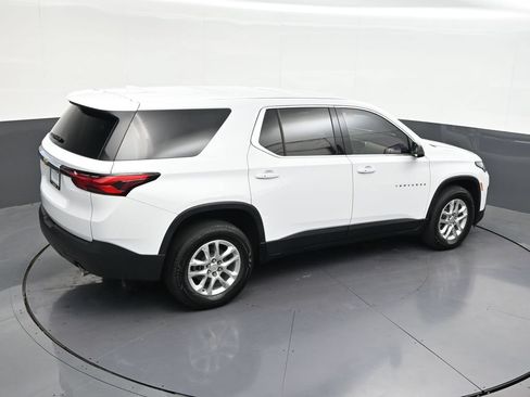 Used 2023 Chevrolet Traverse LS FWD image 24