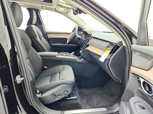 New 2026 Volvo XC90 B6 Plus w/ Protection Package Premier image 14