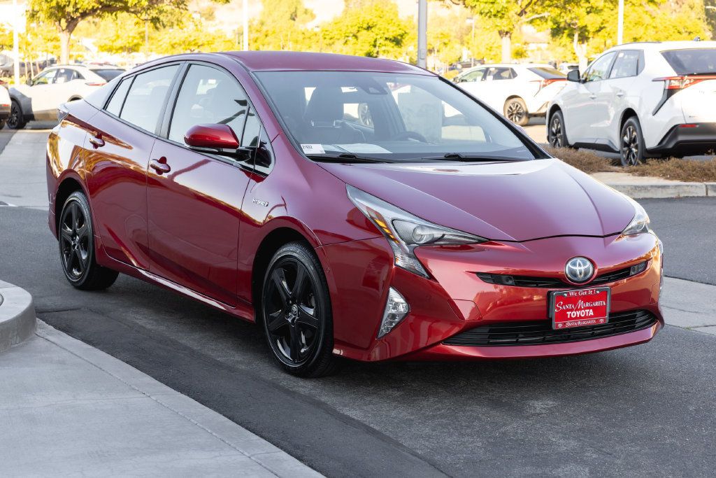 Used 2018 Toyota Prius Three Touring FWD image 3
