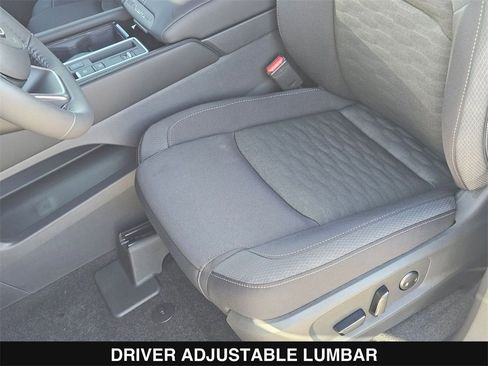 New 2025 Nissan Pathfinder SV image 16