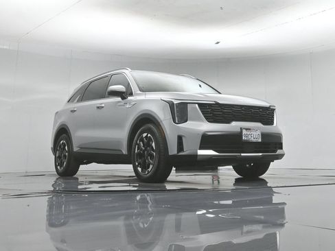 Used 2025 Kia Sorento S w/ Panoramic Sunroof Package FWD image 52