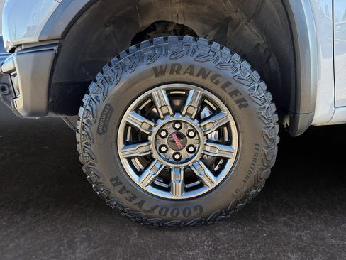 Used 2024 GMC Sierra 1500 AT4X image 9