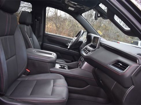 Certified 2022 Chevrolet Suburban RST w/ Sport Performance Package image 16