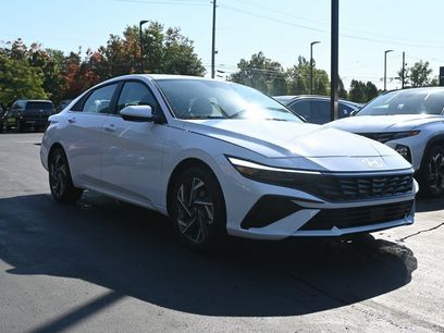 Used 2025 Hyundai Elantra SEL w/ Cargo Package