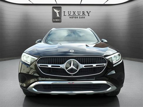Used 2023 Mercedes-Benz GLC 300 4MATIC w/ Exclusive Trim Package image 7