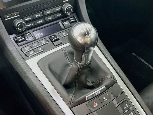 Certified 2025 Porsche 718 Cayman S RWD image 19