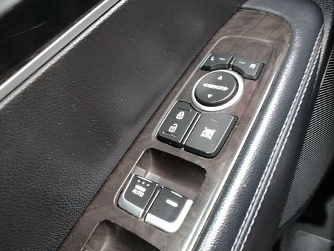 Used 2017 Kia Sorento FWD image 22