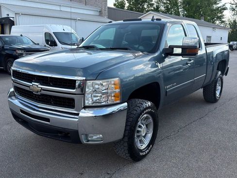 Used 2008 Chevrolet Silverado 2500 LTZ w/ Safety Package AWD/4WD image 7