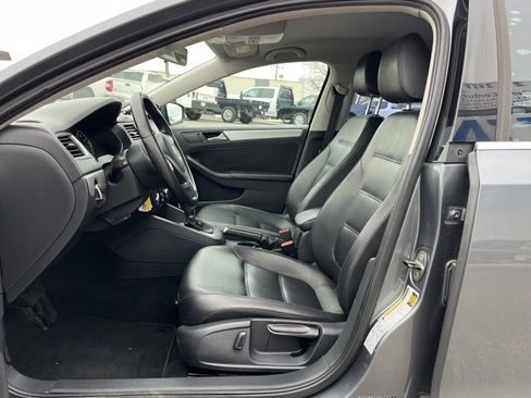 Used 2014 Volkswagen Jetta SE image 32