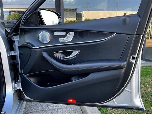 Used 2018 Mercedes-Benz E 300 image 21