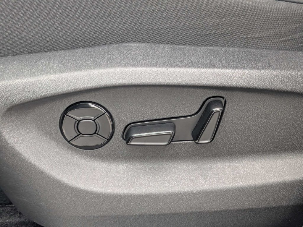 Certified 2026 Volkswagen Tiguan SE R-Line FWD image 26