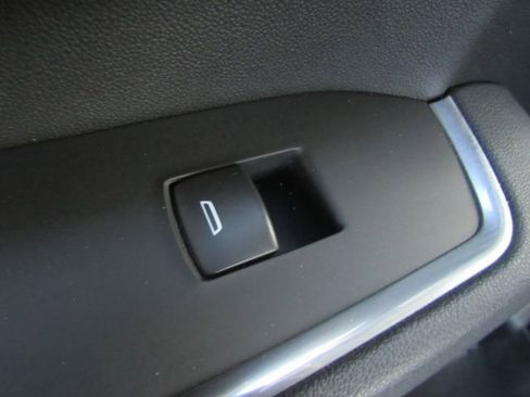 Used 2025 GMC Sierra 1500 SLT image 28