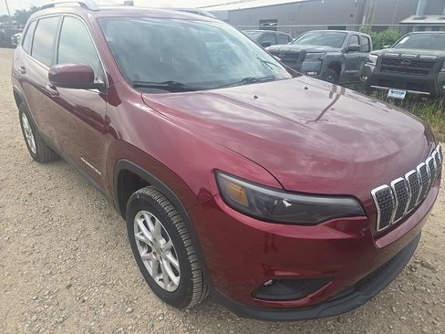 Used 2019 Jeep Cherokee Latitude Plus AWD/4WD image 4
