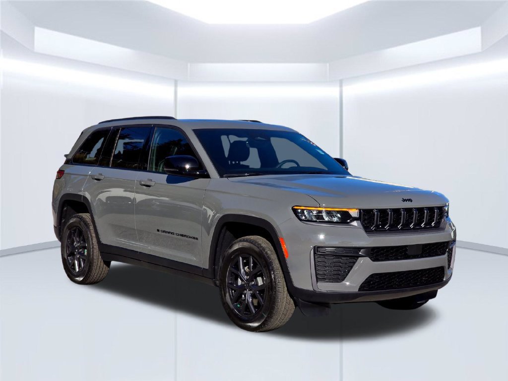 New 2027 Jeep Grand Cherokee Altitude RWD image 15