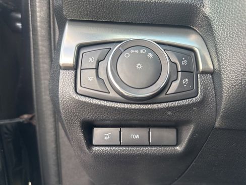 Used 2018 Ford Explorer XLT w/ Equipment Group 202A image 31