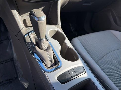 Used 2017 Chevrolet Cruze LS image 18