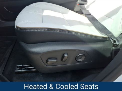 New 2026 Chevrolet Traverse High Country image 3