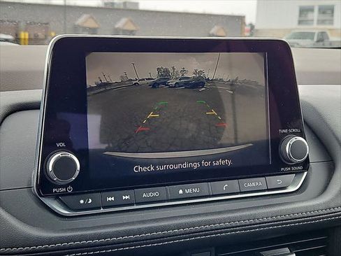 Used 2023 Nissan Rogue SV image 15