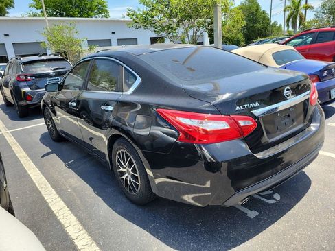 Used 2016 Nissan Altima 2.5 S w/ Power Driver Seat Package FWD image 4