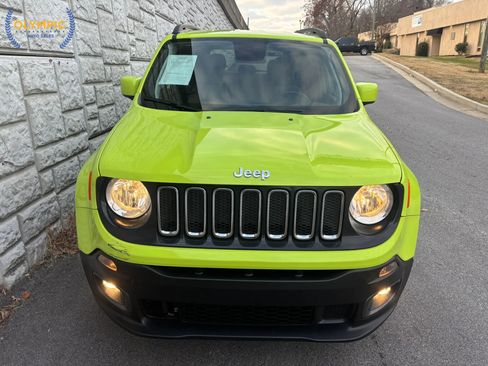 Used 2018 Jeep Renegade Latitude image 2