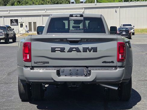 New 2026 RAM 3500 Laramie AWD/4WD image 10
