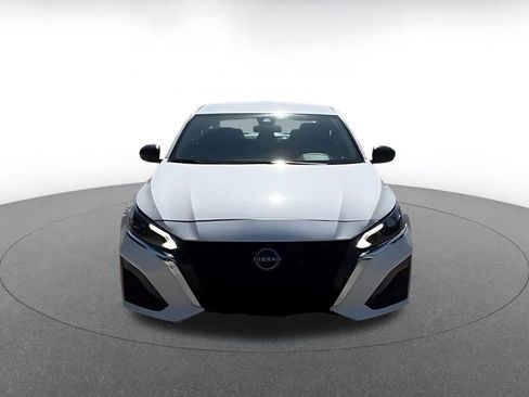 Used 2025 Nissan Altima 2.5 SV FWD image 4