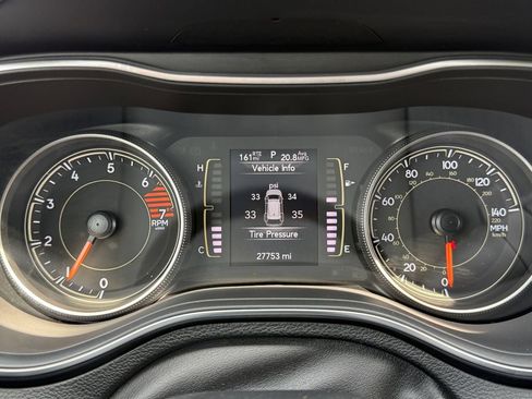 Used 2020 Jeep Cherokee Latitude AWD/4WD image 13