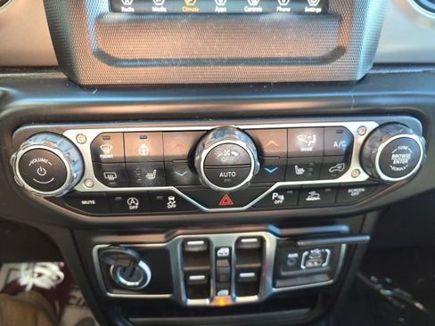 Certified 2022 Jeep Wrangler Unlimited Sport AWD/4WD image 22
